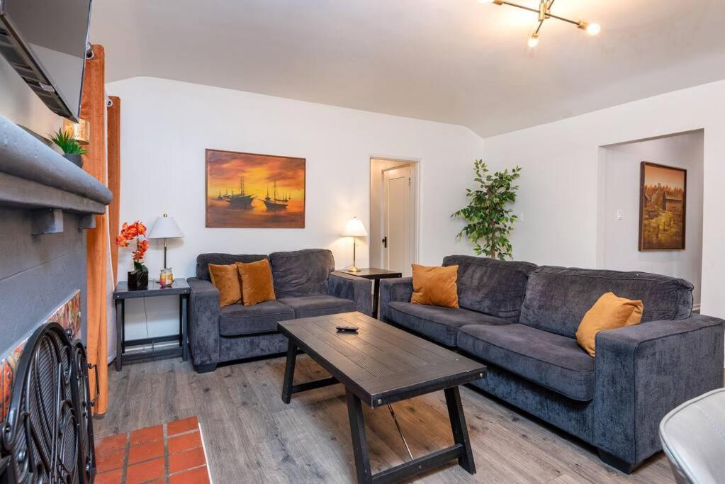 Chic And Spacious 3Br Gem In Central La 로스앤젤레스 외부 사진